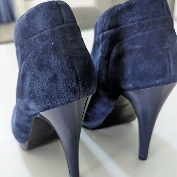 Nine West Booties Open Toe Suede Ankle Boots Slips Deep V Cut Blue 7 4" Heels - Picture 6 of 7